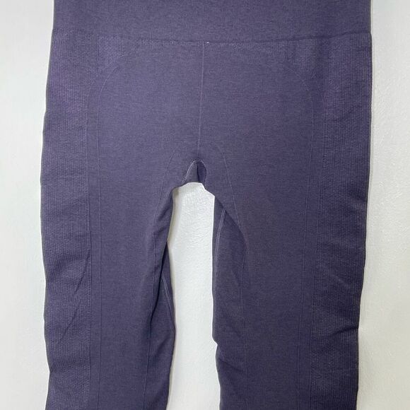 Lululemon Ebb to Street Heathered Grape Compression Pants - Picture 5 of 7